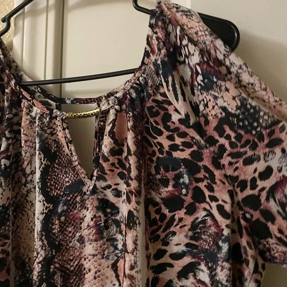 A Byer blouse - Picture 3 of 6